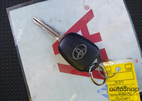 2017 Toyota Rav4 Xle из США, поврежденный, VIN 2T3WFREV4HW318017